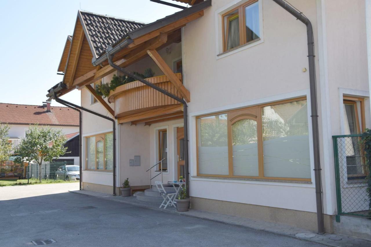 Comfy And Bright Apartment Kranj Exterior foto